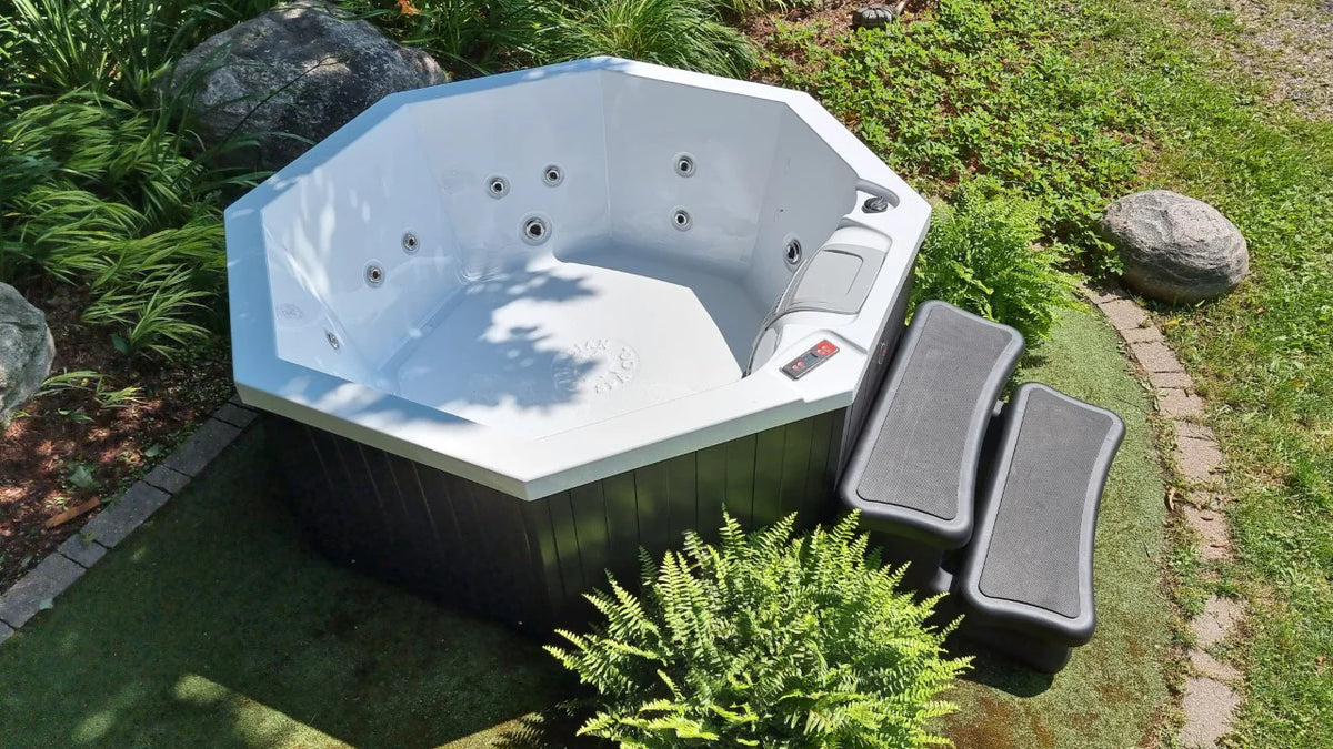 Canadian Spa Muskoka 2-5 Person Luxury Hot Tub - Fitness Recovery Lab