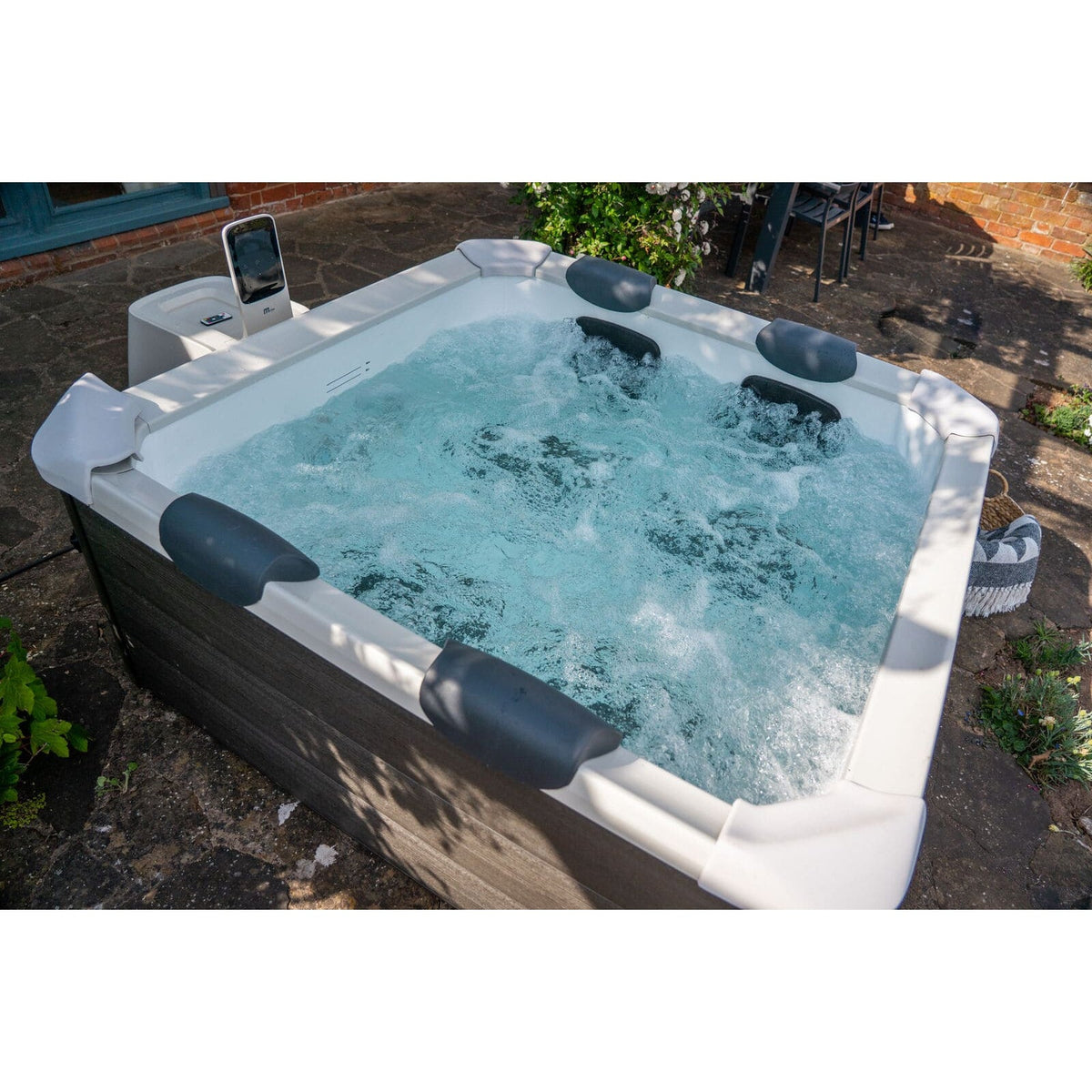 MSPA FRAME OSLO Luxury 2-6 Person Hot Tub Spa - Fitness Recovery Lab