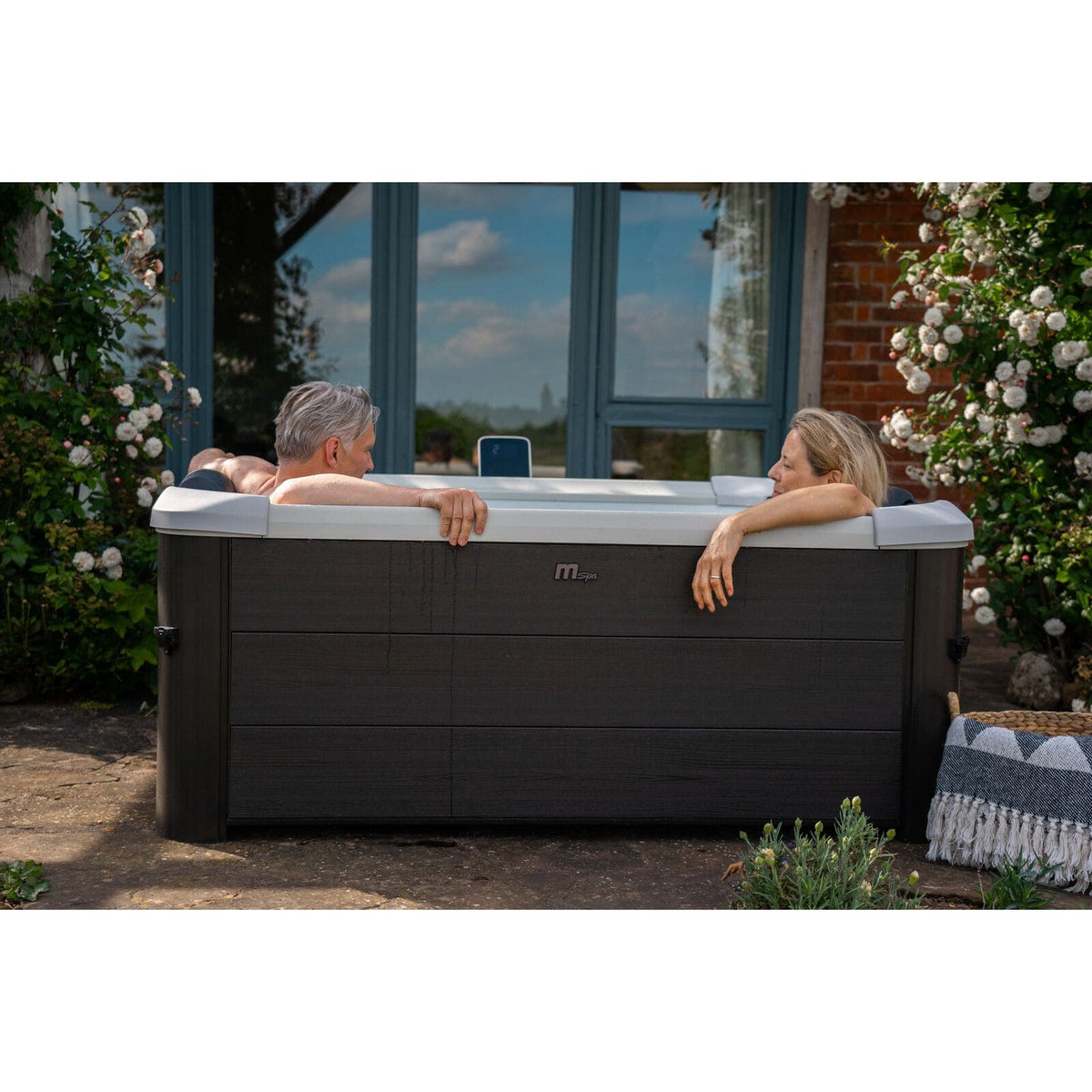 MSPA FRAME OSLO Luxury 2-6 Person Hot Tub Spa - Fitness Recovery Lab