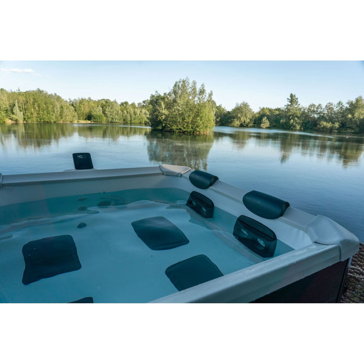MSPA FRAME OSLO Luxury 2-6 Person Hot Tub Spa - Fitness Recovery Lab